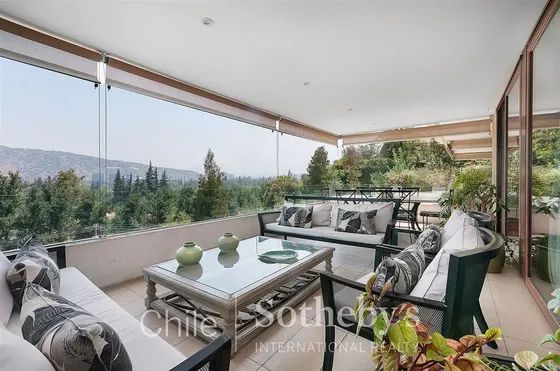Departamento En Venta De 5 Dorm. En Las Condes