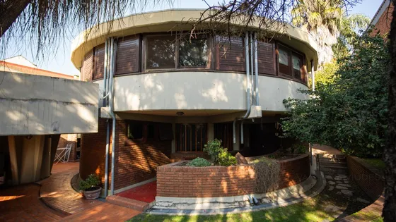 Venta De Casa 6 Ambientes De Diseño En Haedo Chico