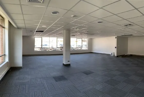 Arriendo Oficina Sector El Salto 125 Mt2