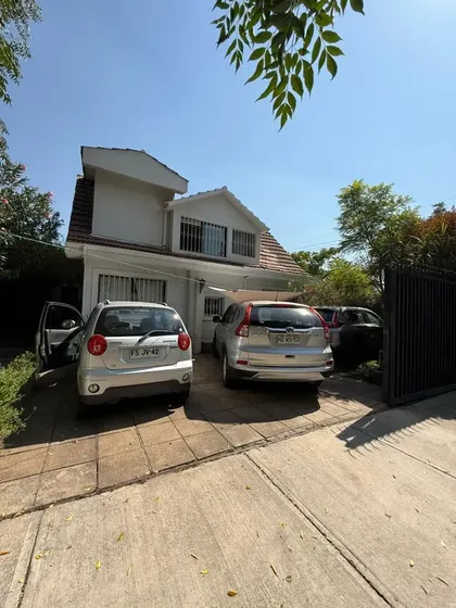 Exclusiva Casa En Las Trinitarias,5d-5b, 460m2-210m2-terraza
