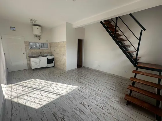 Duplex En Los Polvorínes, Acepta Vehículos En Parte De Pago