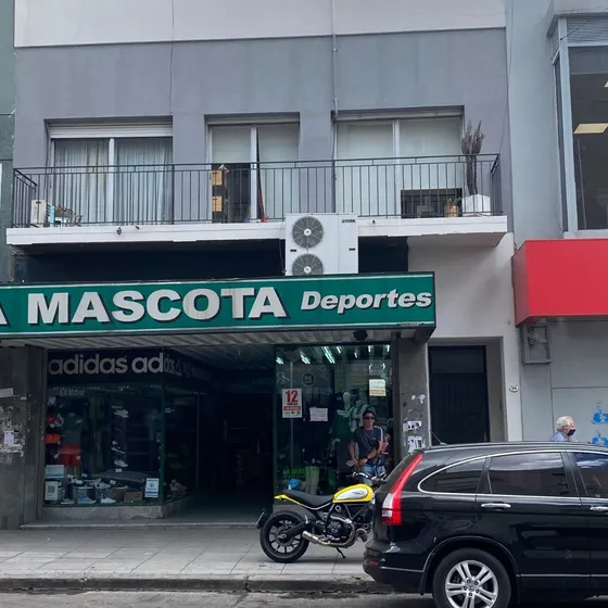 Depto. 2 Ambientes C/ Patio En Banfield.