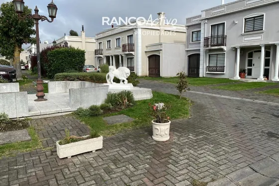 Casa En Venta De 4 Dorm En Condominio En San Pedro De La Paz