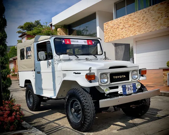 Toyota Fj43 Antiguo