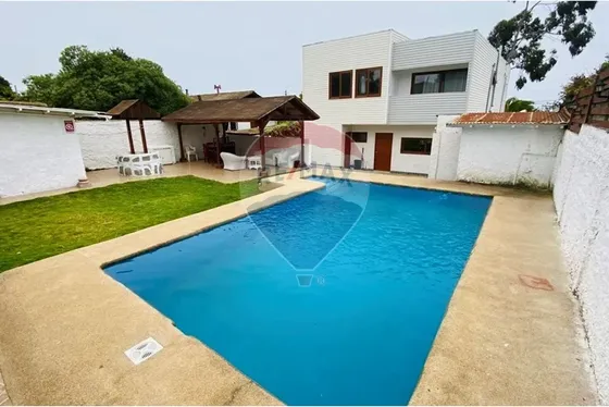 Casa En Algarrobo: ¡tu Refugio De Ensueño!