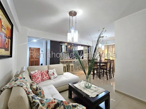 Edel Vargas Alquila Espectacular  Apartamento Amoblado Zona Oeste