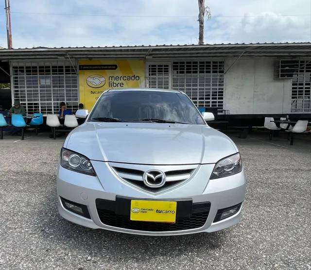 Mazda 3 .