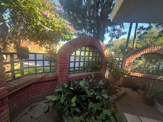 Alquilo Casa En Barrio Los Boulevares 3 Dormitorios 