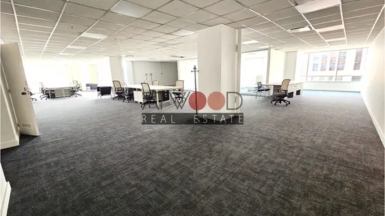 Amoblada - Oficina 435 M2, 50 Puestos
