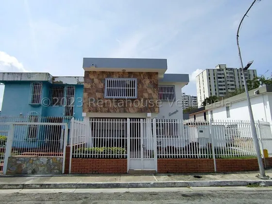 Sorangel Vargas Vende Amplia Y Comoda Casa Excelente Ubicacion, Patio, Tanque Subterraneo Zona Este Barquisimeto Mls #25-23850