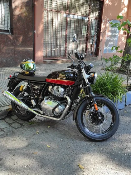 Royal Enfield Interceptor Primera Mano
