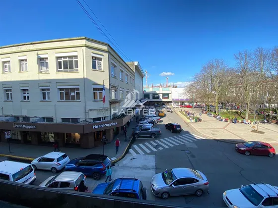 Edificio Comercial De 1400 Mt2 Frente A La Plaza