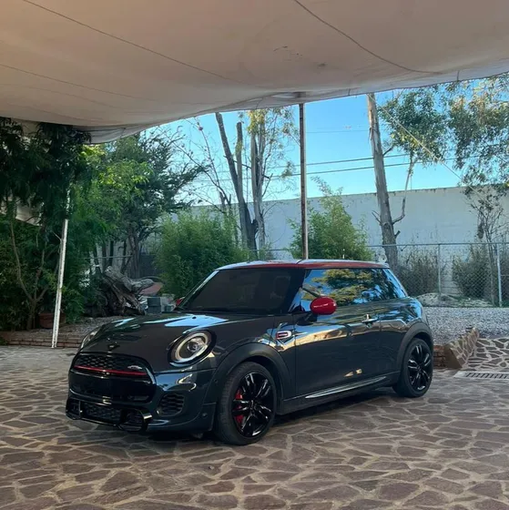 Mini John Cooper Works 2.0 Hot Chilli At