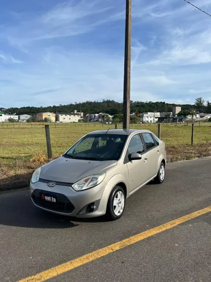 Ford Fiesta Sedan 1.6 8v Flex 4p
