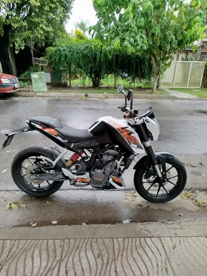 Duke 200 Impecable 2 Llaves Manuales Y Trajera Con Su Código