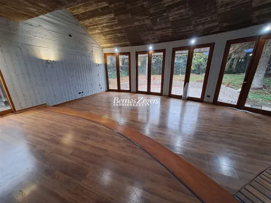 Casa En Venta De 3 Dorm. En La Reina