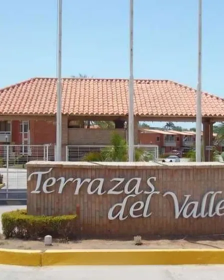 Moderno Townhouse En Terrazas Del Valle Ic-00451