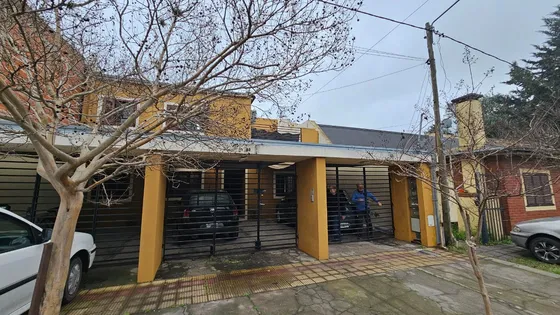 Dúplex De 2 Dormitorios En Venta - Calle 136 E/33bis Y 34 - La Plata