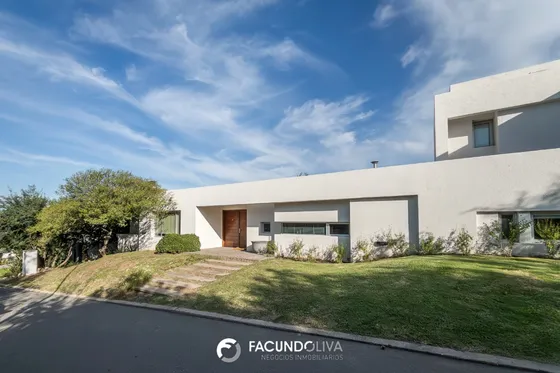 La Rufina Categoría, Casa De 4 Dormitorios A La Venta!
