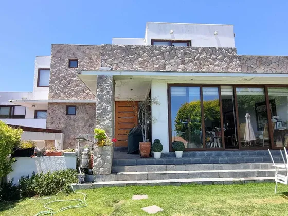 Casa 4d+3b + 4e + 2b  Vista Al Mar 2°p (97808)