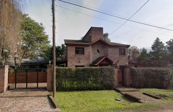 Casa En Venta - 3 Dormitorios 3 Baños - Cochera - 300mts2 - Ingeniero Maschwitz, Escobar