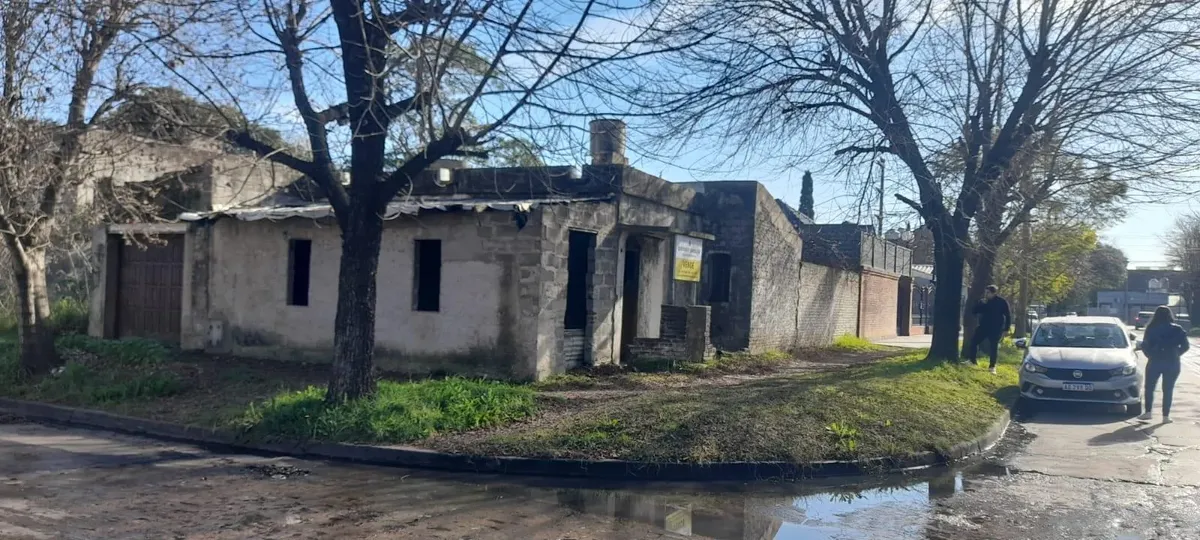 Terreno Con Casa A Demoler