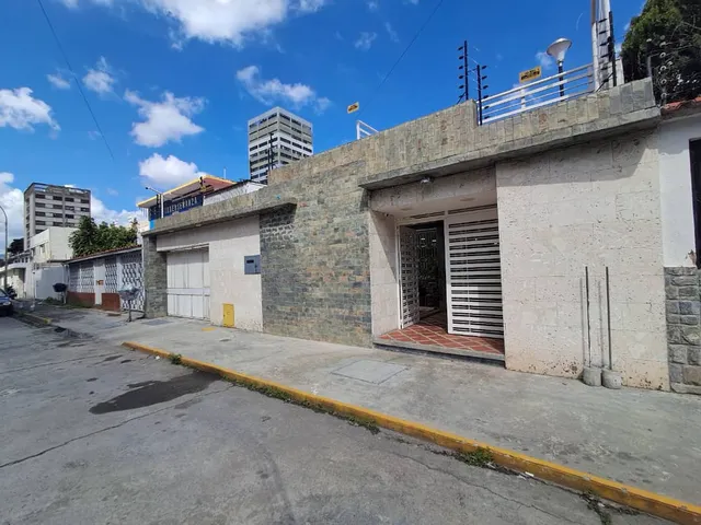 Espectacular Casa En El Paraíso Calle Cerrada