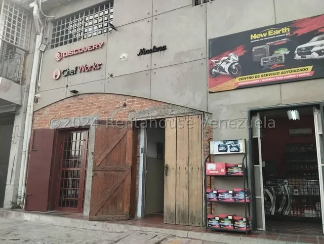  Chacao !! Estupendo Local Comercial De 96 M2, 2 Baños, En Planta Baja, Casi A Pie De Calle, Cerca De Helados Efe. Ideal Para Oficina, Almacén Y Showroom.