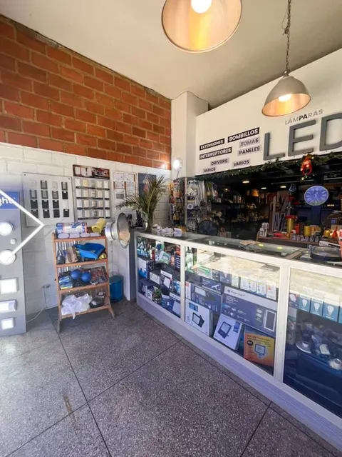 En Venta Local Comercial + Fondo De Comercio Ubicado Al Final De La Calle Comercio