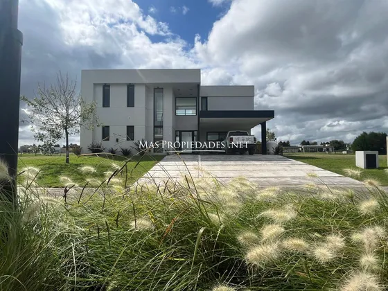 Casa En Venta 5 Amb A La Laguna En San Lucas Canning