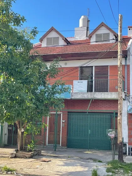 Casa Tipo Chalet Versatil, Ideal 3 O 4 Familias O Inversion 