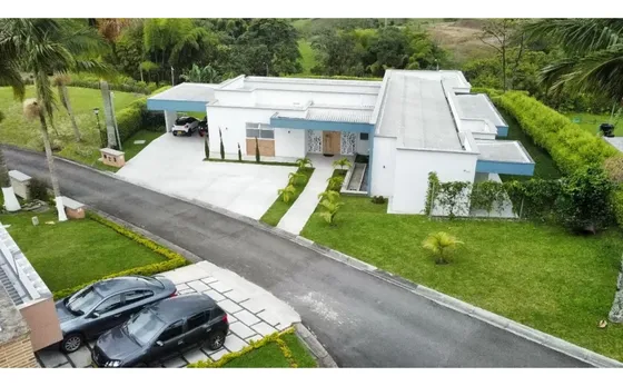 Venta Hermosa Casa Campestre - Sector Tribunas Via Armenia - Pereira