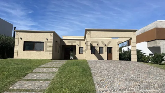 Casa En Venta 4 Ambientes, Apto Credito, La Reserva Cardales, Campana
