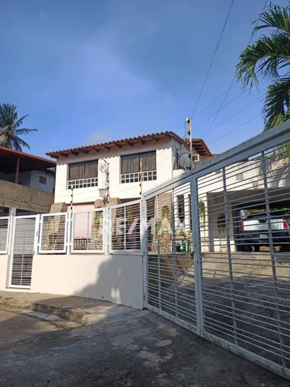 Casa Villa Victoria, Atamo Norte, Arismendi, Isla De Margarita Cod: 0637