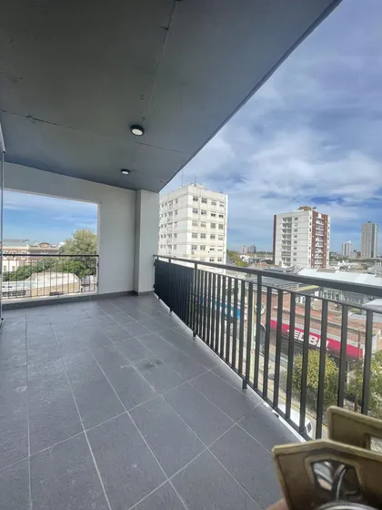 3 Ambientes - 112 Mts - Balcon - Quincho . Pileta. - Macrocentro.