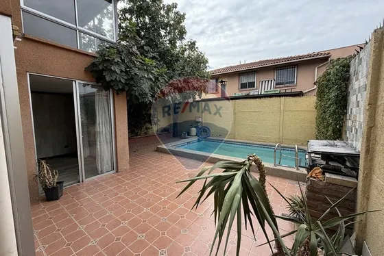 Casa 3d 3b Con Piscina Y Jacuzzi Quilicura