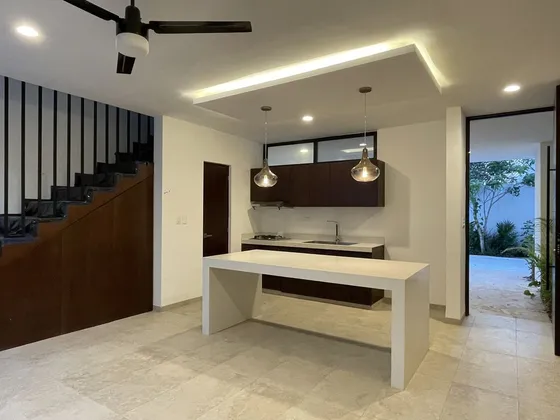 Townhouse A Estrenar En Temozón Norte