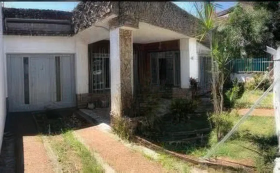 Casa En Venta - 2 Dormitorios 2 Baños - Cochera - Haedo, Morón