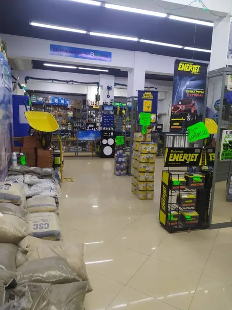 Local En Venta En La Candelaria Mas Fondo De Comercio De Ferretería + Inventario. 650m2