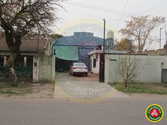 Venta - Galpon - Venta Directa !!! Apta Credito !!! Permuta !!! Zonificacion R3 !!!