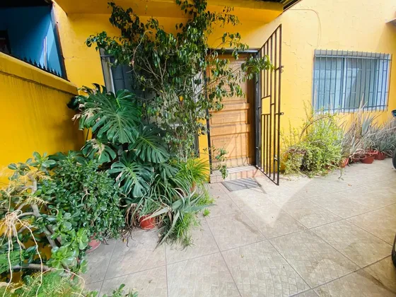 Casa En Venta. Independencia. 3 Dormitorios, 2 Baños