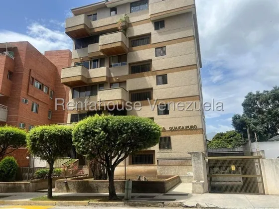 En Alquiler, Bello  Apartamento En Las Mercedes 26-876