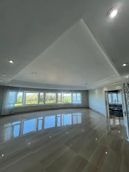 Av. Anacaona, Apartamento De 4 Habitaciones En Renta