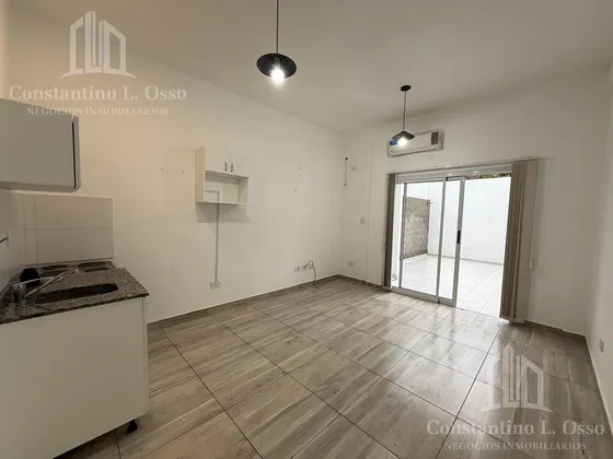 Departamento Monoambiente Con Patio Y Cochera