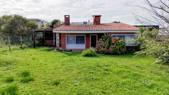 Casa En Venta 2 Dormitorios Frente Al Mar Balneario Bs. As.