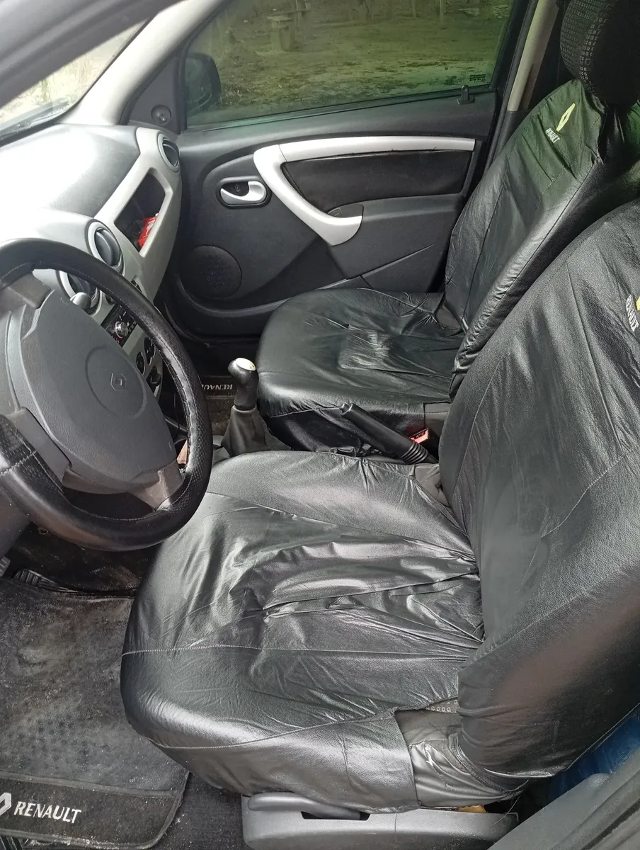Renault Sandero 2011 1.0 16v Expression Hi-flex 5p — foto 5