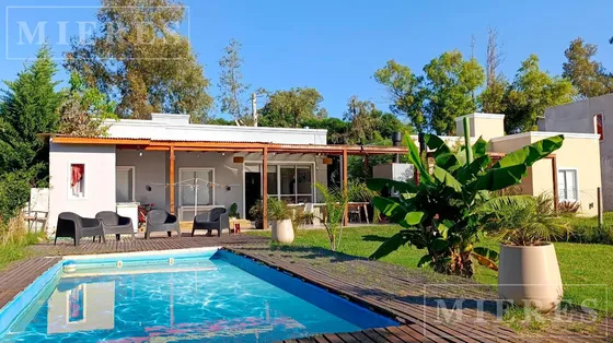 Casa En Venta Barrio Semi Cerrado En Loma Verde.