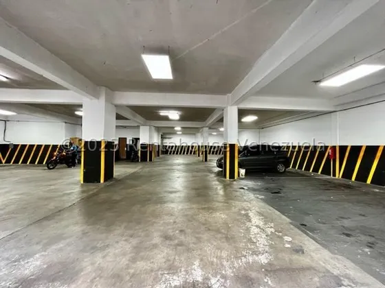 Yf Local En Venta En El Marques 24-8741 Gn