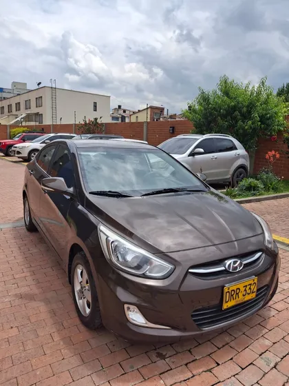 Hyundai Accent 1.6 Premium Mecánica
