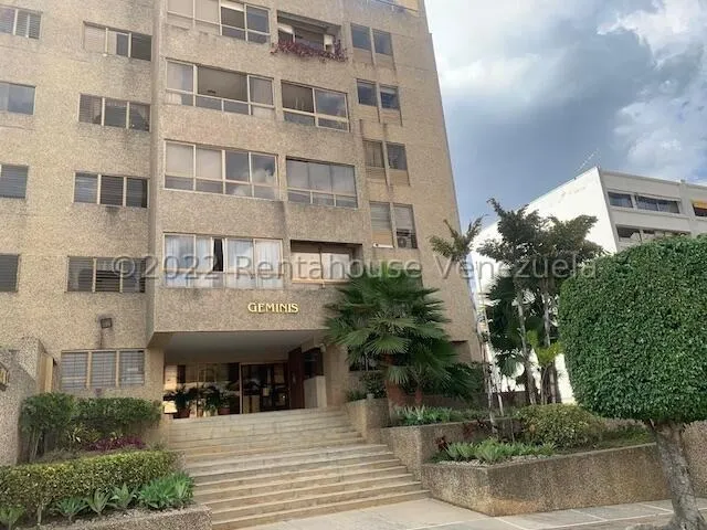 Apartamento En Venta Los Samanes Calle Cerrada 146m2 Mls 23-1995